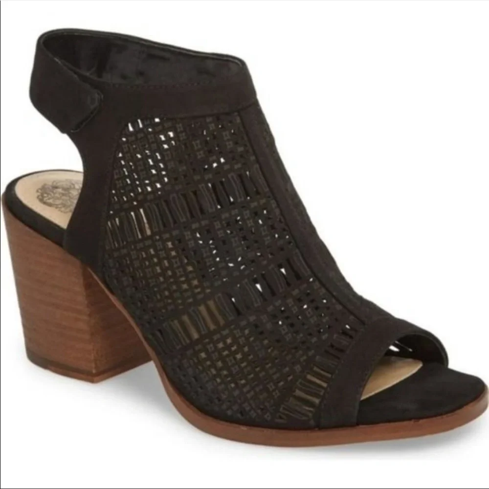 NIB VINCE CAMUTO VC-KEANNIE BLACK OPEN TOE STACKED BLOCK HEEL SANDALS ⭐️⭐️⭐️…